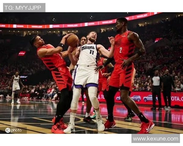 克拉克森与西蒙斯的巅峰对决谁能在NBA赛场上笑到最后